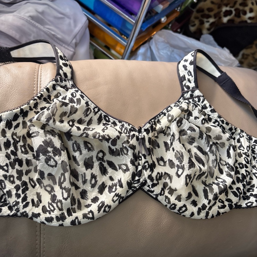 Wacoal Leopard  Print Full Support Underwire Wide Straps Bra Size 34DD